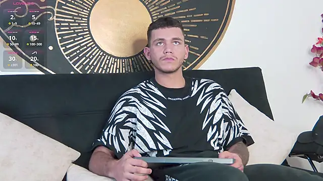Tiger Savage online show from December 2024 08:47:02 PM