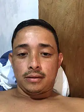 isacalejandroo online show from December 2024 07:49:02 PM