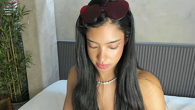 Naomi Dasilva online show from March 2025 01:53:02 AM