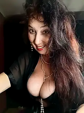 Snapshot of GypsyEsmeralda chatting on January 2025 09:20:01 PM GypsyEsmeralda online show from January 2025 09:20:01 PM