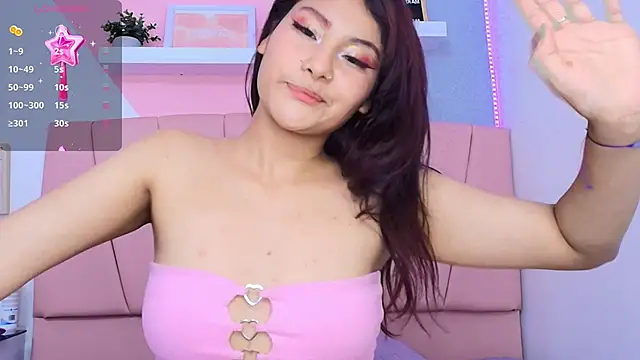 Missslunaa online show from December 2024 07:12:01 PM