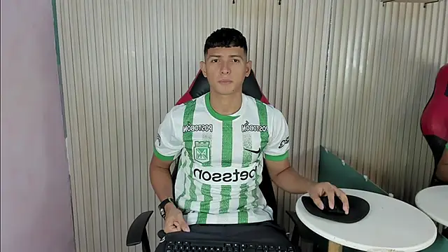 Snapshot of yei-sant chatting on November 2025 03:49:02 AM yei-sant online show from November 2025 03:49:02 AM