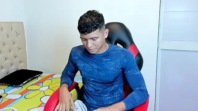 Snapshot of yei-sant chatting on November 2025 03:06:02 AM yei-sant online show from November 2025 03:06:02 AM