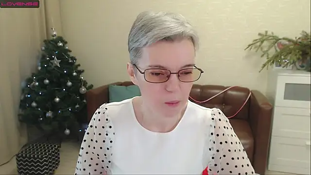 Cutie Erikaa1 online show from December 2024 02:35:02 AM