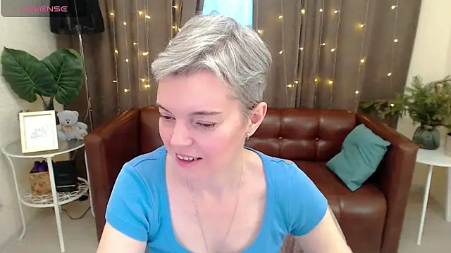 Cutie Erikaa1 online show from December 2024 05:42:01 AM
