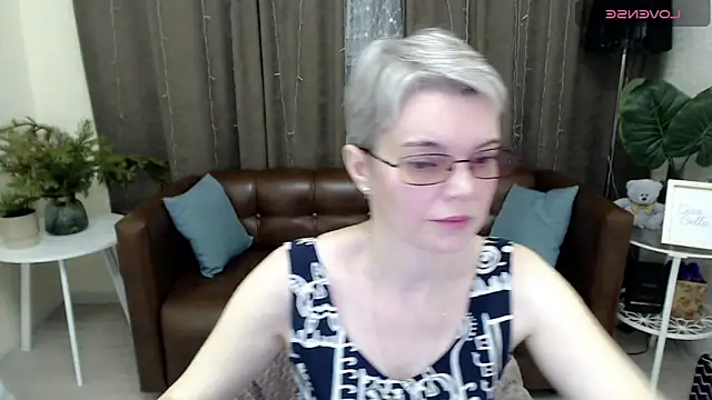 Cutie Erikaa1 online show from December 2024 02:49:02 AM