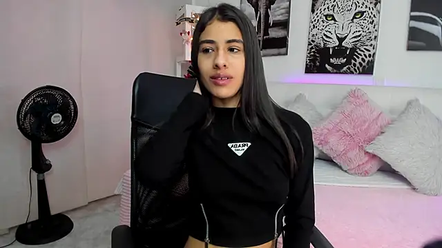 valery-rivas online show from December 2024 12:49:01 PM