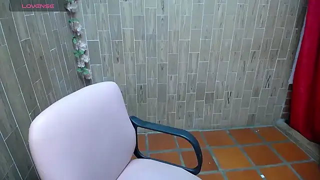 solyeria online show from December 2025 03:48:01 AM