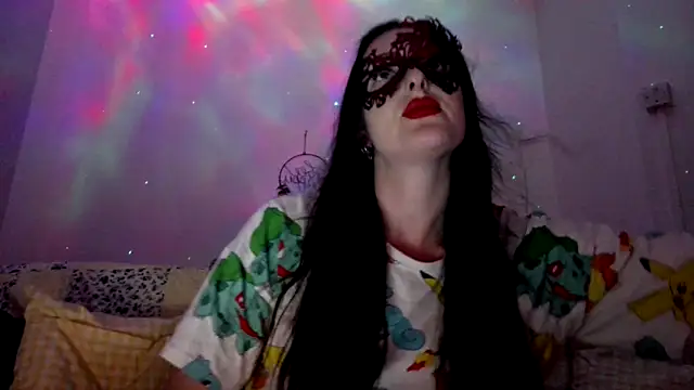 Snapshot of LexiSnowUK chatting on December 2025 05:08:02 PM LexiSnowUK online show from December 2025 05:08:02 PM