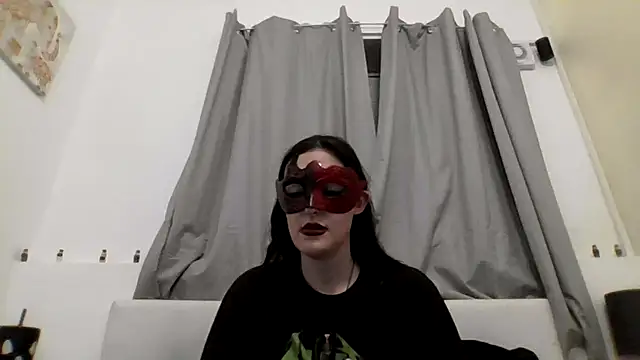 Snapshot of LexiSnowUK chatting on December 2025 09:20:01 PM LexiSnowUK online show from December 2025 09:20:01 PM