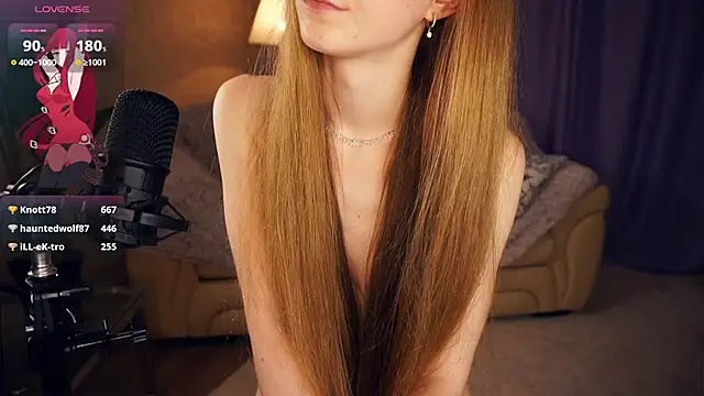 Snapshot of EsmaCarll chatting on March 2025 02:43:01 AM EsmaCarll online show from March 2025 02:43:01 AM