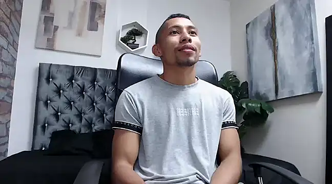 Snapshot of richar_voller chatting on December 2024 05:00:01 PM richar voller online show from December 2024 05:00:01 PM