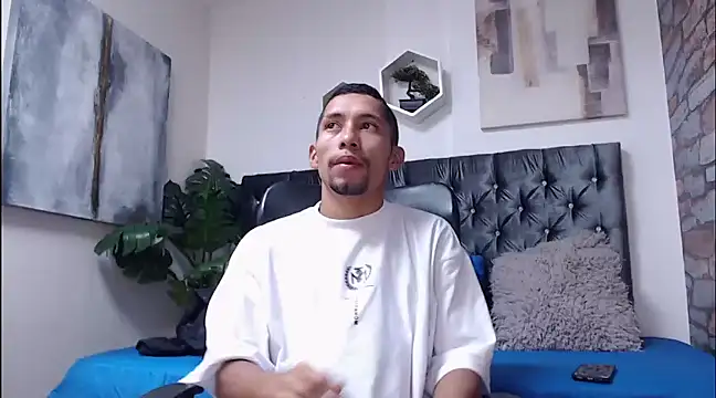 Snapshot of richar_voller chatting on January 2025 11:32:02 AM richar voller online show from January 2025 11:32:02 AM