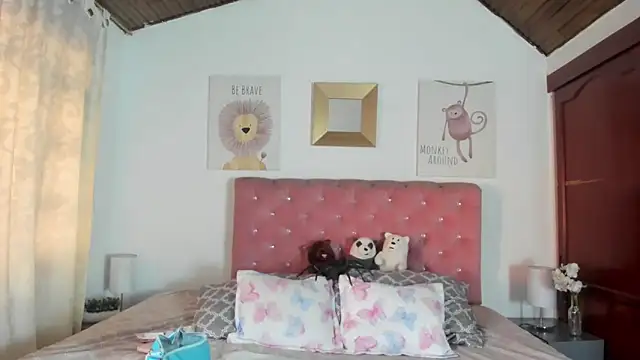 Snapshot of CelessteRedds chatting on October 2025 11:30:01 AM CelessteRedds online show from October 2025 11:30:01 AM