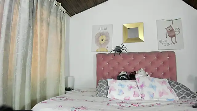 Snapshot of CelessteRedds chatting on October 2025 11:17:01 AM CelessteRedds online show from October 2025 11:17:01 AM