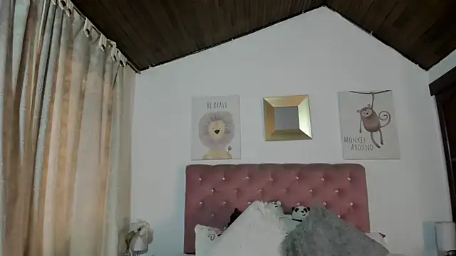 Snapshot of CelessteRedds chatting on December 2025 11:28:02 AM CelessteRedds online show from December 2025 11:28:02 AM