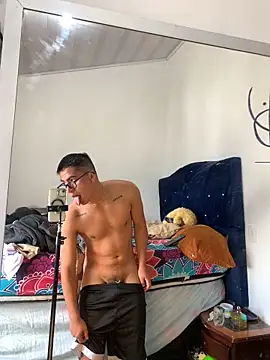 roguer darkk online show from February 2025 03:49:02 PM