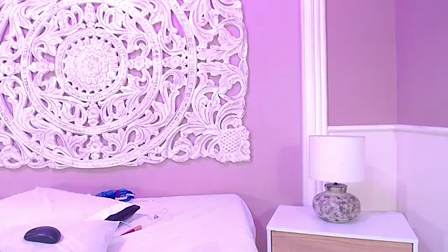 Snapshot of SamanthaPierce chatting on December 2024 12:00:01 AM SamanthaPierce online show from December 2024 12:00:01 AM