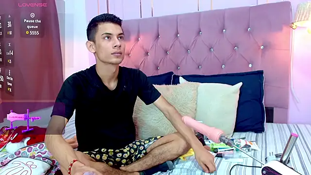Oliver king sex online show from December 2024 05:32:02 PM