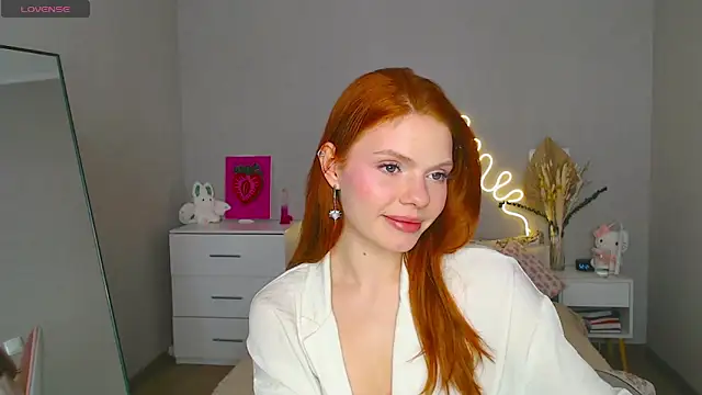 Red  Candy online show from February 2025 12:54:01 PM