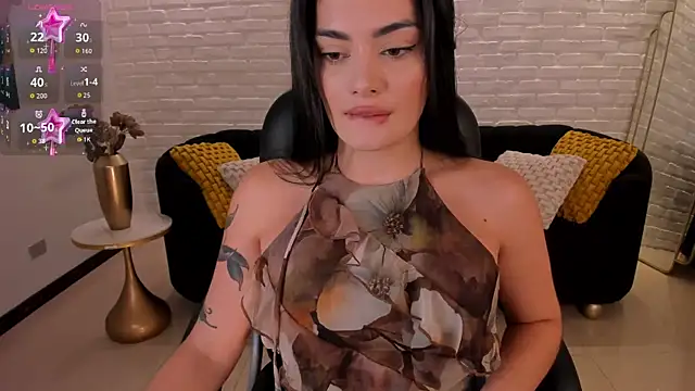 Snapshot of GiaFerrara chatting on November 2025 07:25:01 PM GiaFerrara online show from November 2025 07:25:01 PM