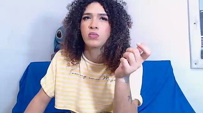 latingirl curly hot online show from December 2024 06:04:02 AM