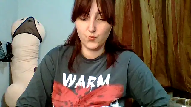 MiaStika online show from October 2025 07:36:01 PM