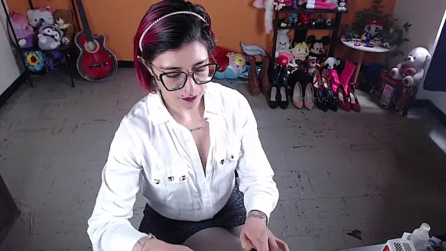 MissMiia2 online show from December 2024 03:28:02 PM