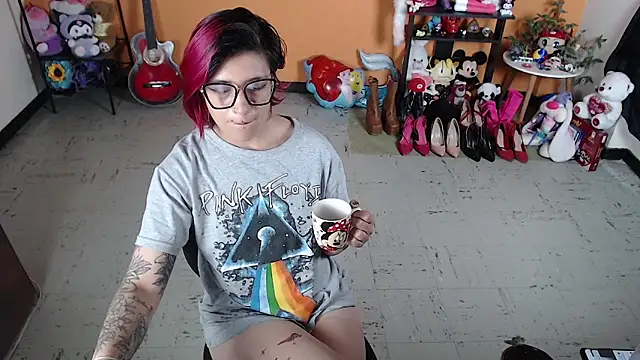MissMiia2 online show from December 2024 12:49:01 PM