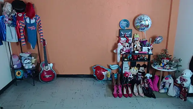 MissMiia2 online show from December 2024 04:19:02 PM