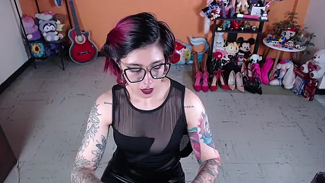 MissMiia2 online show from December 2024 03:57:02 PM