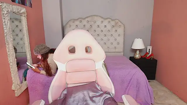 Snapshot of DevoniCollins chatting on February 2025 11:26:02 PM DevoniCollins online show from February 2025 11:26:02 PM