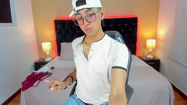 Dark hairy  online show from December 2024 03:00:02 AM