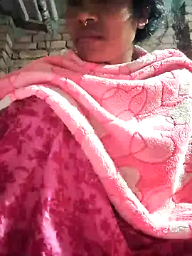 Hotty-dola online show from January 2025 04:09:02 AM