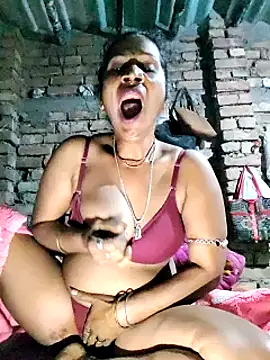 Hotty-dola online show from January 2025 04:06:02 AM