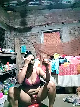 Hotty-dola online show from February 2025 04:57:01 PM