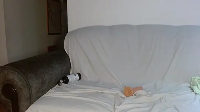 Vanessa Aniston online show from October 2025 11:12:02 AM