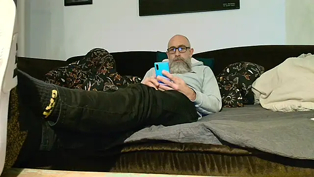 Snapshot of Kingsscepter chatting on December 2025 05:51:02 PM Kingsscepter online show from December 2025 05:51:02 PM