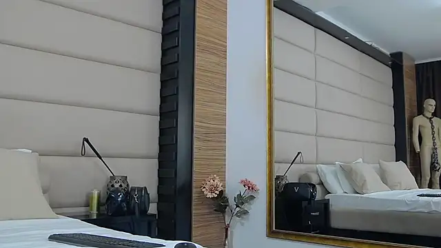 ClaraEcho online show from December 2024 10:36:01 AM