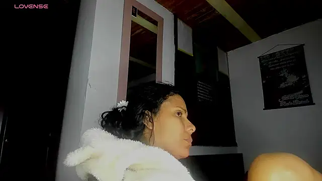 Snapshot of Nenita_Hot_ chatting on September 2025 03:33:02 AM Nenita Hot online show from September 2025 03:33:02 AM