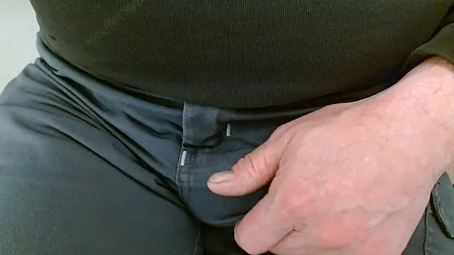 Snapshot of lovewalknaked chatting on November 2025 02:38:01 PM lovewalknaked online show from November 2025 02:38:01 PM