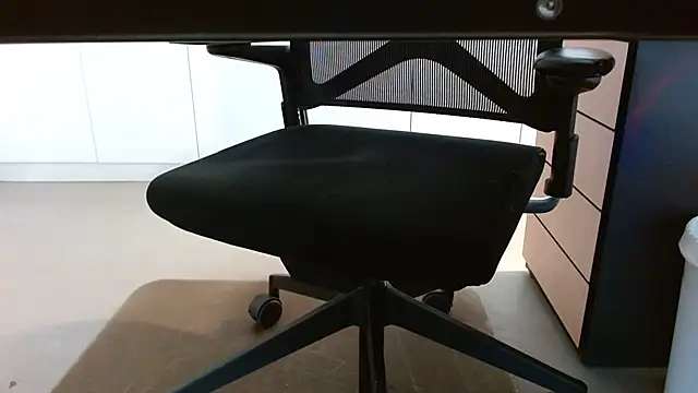 Snapshot of lovewalknaked chatting on November 2025 02:39:01 PM lovewalknaked online show from November 2025 02:39:01 PM