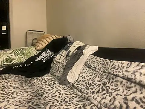 Snapshot of Gman143187 chatting on October 2025 10:18:02 PM Gman143187 online show from October 2025 10:18:02 PM