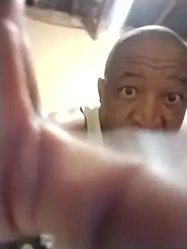 Snapshot of surger chatting on December 2025 02:16:02 AM surger online show from December 2025 02:16:02 AM