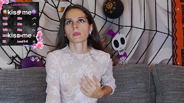 hailey peach online show from November 2025 05:59:01 PM