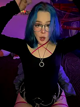 Snapshot of MaddisonHaas chatting on November 2025 12:43:01 AM MaddisonHaas online show from November 2025 12:43:01 AM