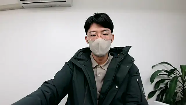 Snapshot of TakuryuJPN chatting on December 2024 09:26:01 PM TakuryuJPN online show from December 2024 09:26:01 PM