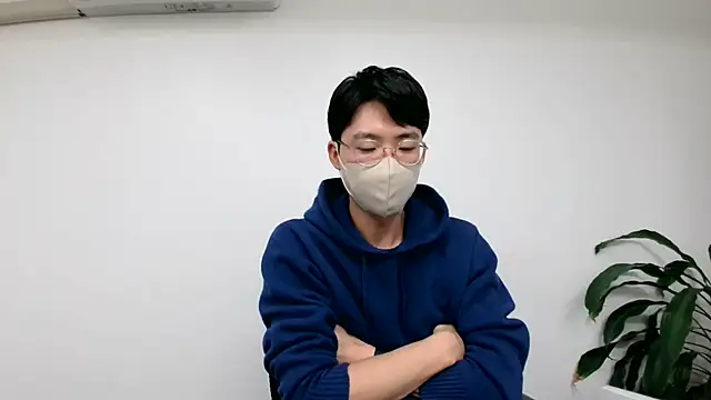 Snapshot of TakuryuJPN chatting on December 2024 09:46:01 PM TakuryuJPN online show from December 2024 09:46:01 PM