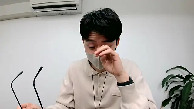 Snapshot of TakuryuJPN chatting on December 2024 10:03:01 PM TakuryuJPN online show from December 2024 10:03:01 PM