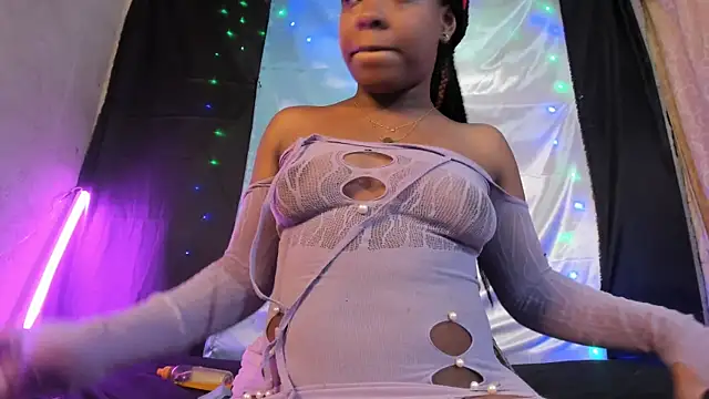 Snapshot of DeisyHarper chatting on December 2024 04:56:02 AM DeisyHarper online show from December 2024 04:56:02 AM